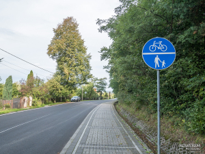 Brukowa droga dla pieszych i rowerów w Jaworzu