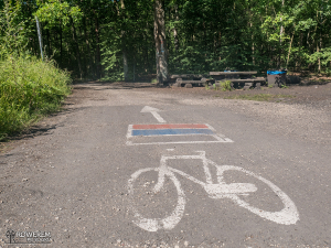 W Lasach Murckowskich dodatkowo pojawia się takie oznakowanie szlaków rowerowych