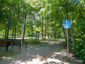 Miejsce odpoczynkowe dla rowerzystów w Parku Murcki