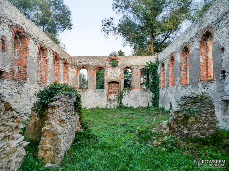 Ruiny synagogi w Krzepicach