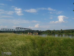 Nieczynny most kolejowy nad Odrą