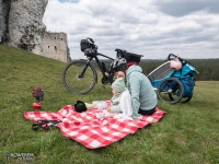 Piknik przy zamku w Mirowie