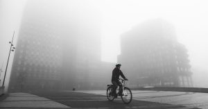 Rower i smog
